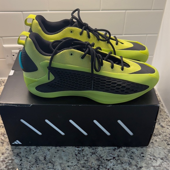 New Adidas Anthony Edwards 1
Low Basketball Shoes -Size 11 Men - Picture 2 of 7